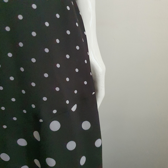 Review Size 14 Monochrome Polka Dot A line Skirt - Picture 10 of 12